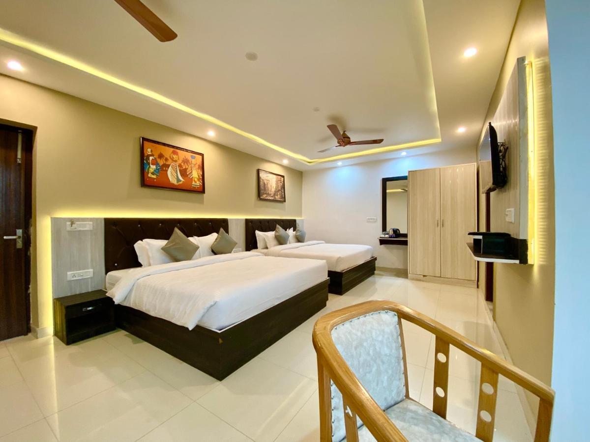 Hotel Kavita Palace לנסדאון מראה חיצוני תמונה