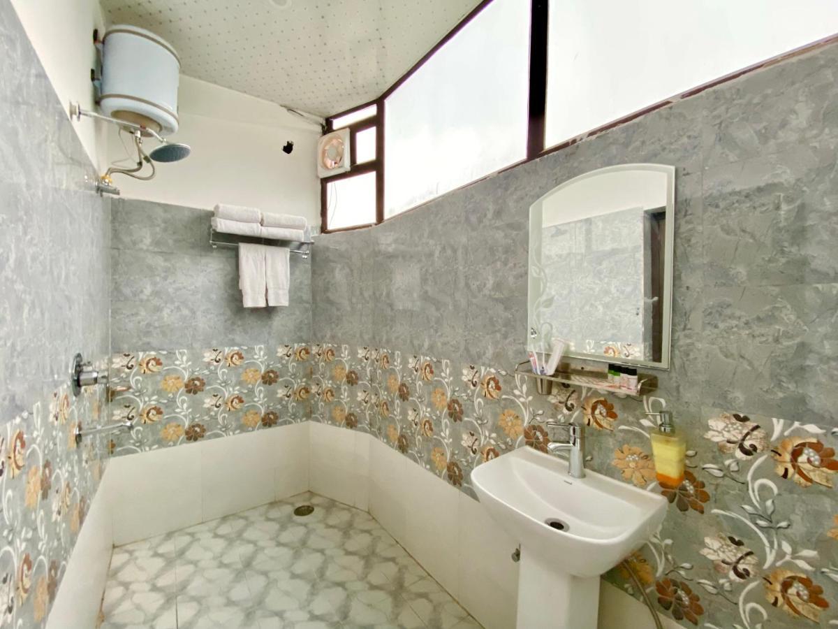 Hotel Kavita Palace לנסדאון מראה חיצוני תמונה