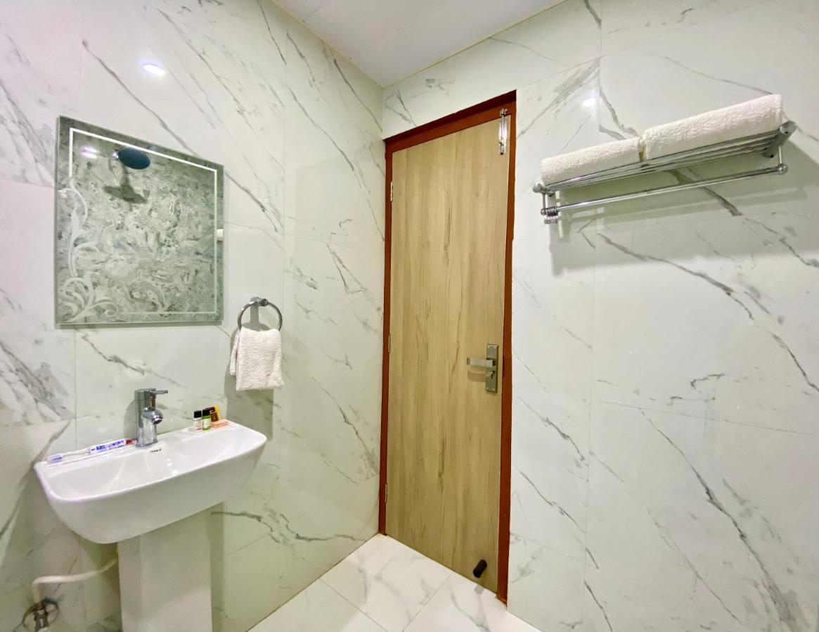 Hotel Kavita Palace לנסדאון מראה חיצוני תמונה